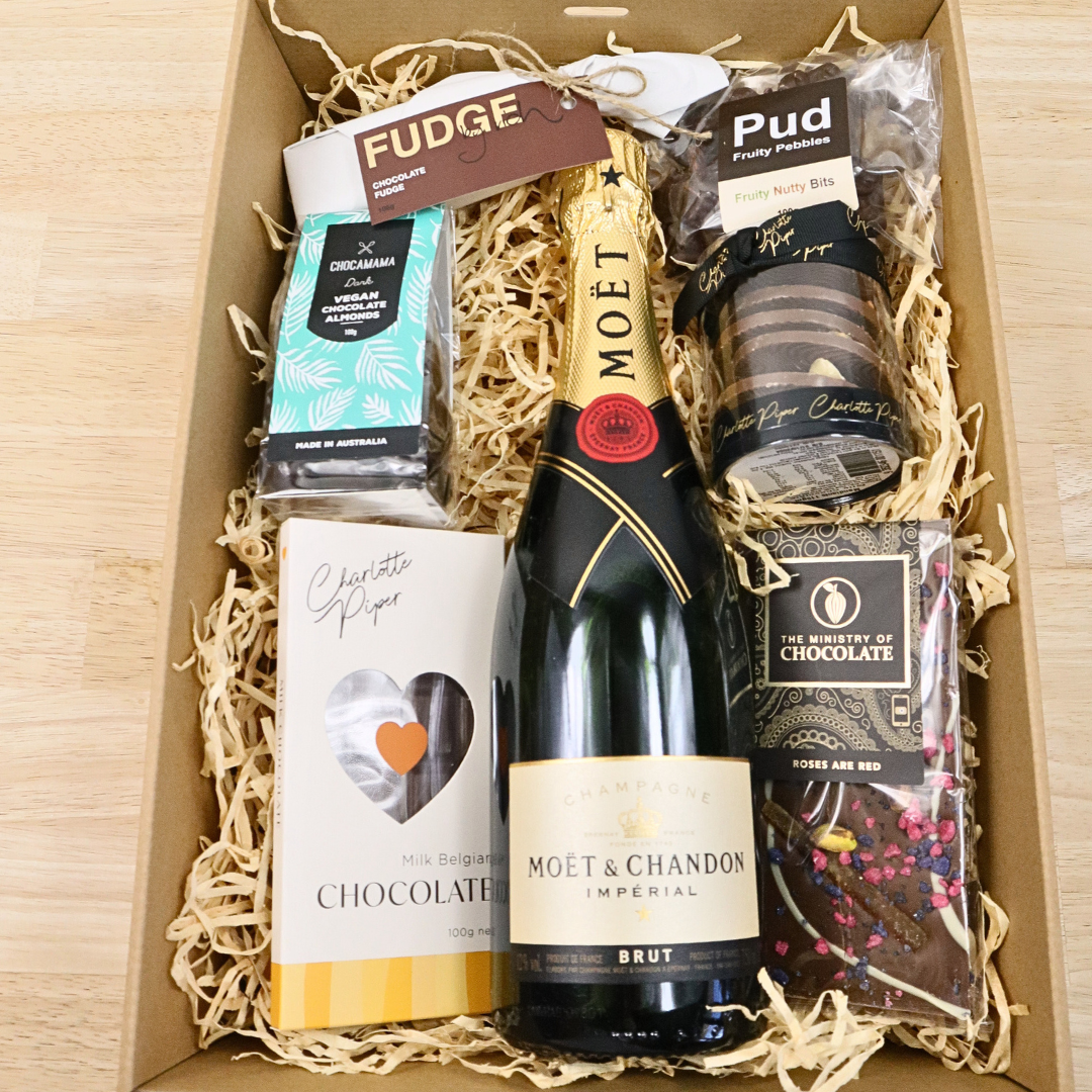 Moet & Chocolate Hamper